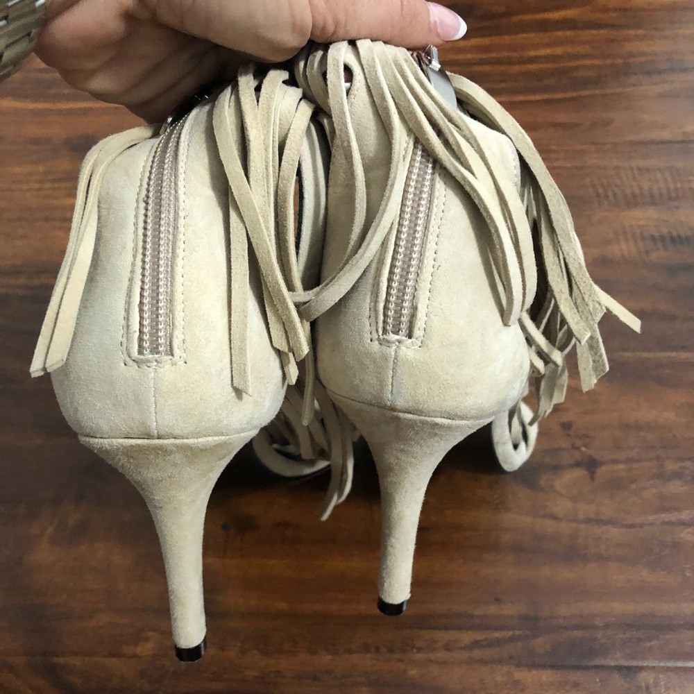 Heels - Picture 4 of 8